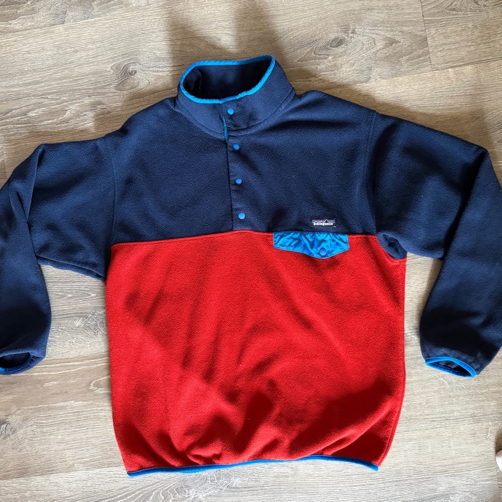 Patagonia Men's Navy and Red Crewneck Sweater